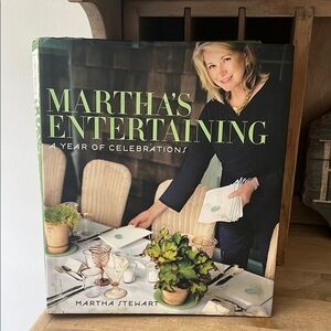“Martha’s Entertaining-A Year of Entertaining” Coffee Table Book 2011 Stewart